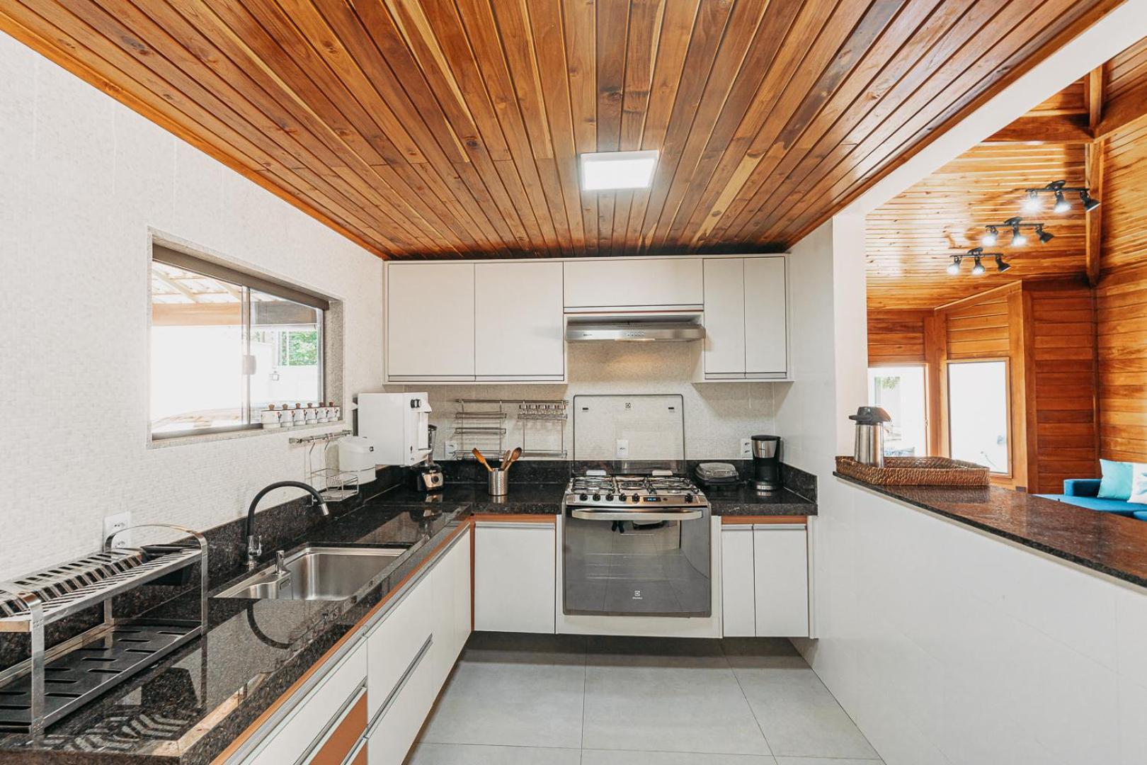 אנשייטה Casadecastelhanos, Quadra Do Mar De Castelhanos, 4 Suites Com Ar, Churrasqueira, Piscina, Hidromassagem, Cozinha Integrada Gourmet Ideal Para Familia E Amigos מראה חיצוני תמונה