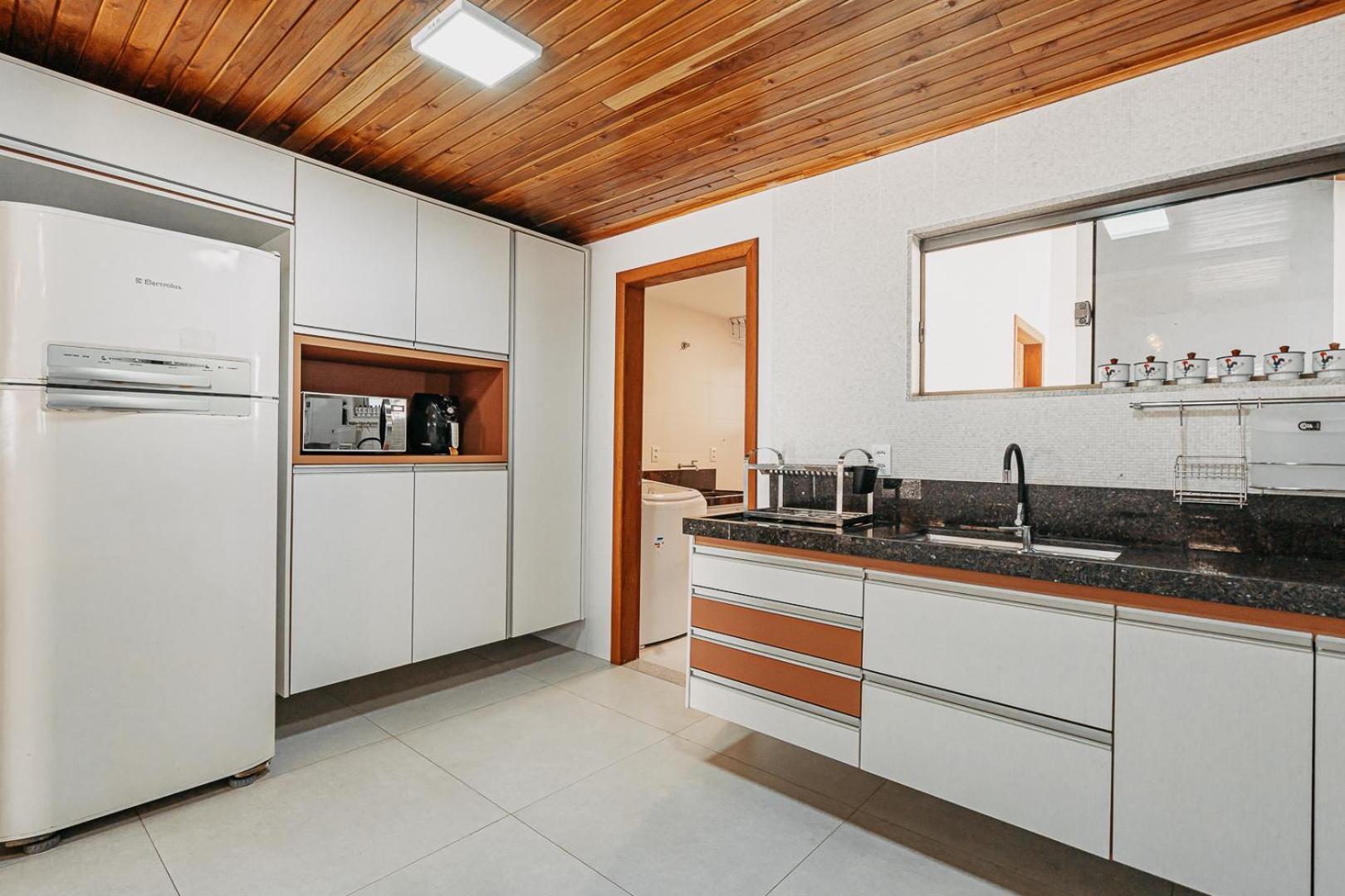 אנשייטה Casadecastelhanos, Quadra Do Mar De Castelhanos, 4 Suites Com Ar, Churrasqueira, Piscina, Hidromassagem, Cozinha Integrada Gourmet Ideal Para Familia E Amigos מראה חיצוני תמונה